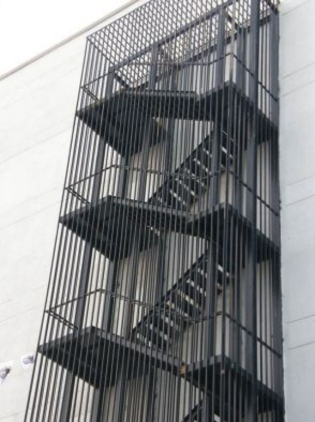 Z Tipi Yangın Merdiveni İmalatı